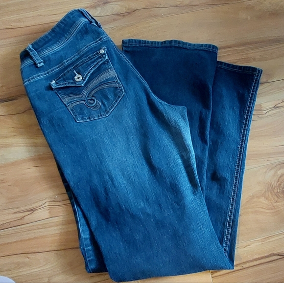 Angels forever young Y2K bootcut jeans. Size 12 long. ( 32 inches) - Picture 4 of 4